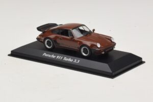 Porsche 911 930 Turbo 3.3 Bruin Maxichamps 1:43 940069001 Metaal — afbeelding 3 van 5