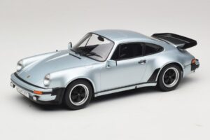 Porsche 911 930 Turbo 3.3 Zilver KK-Scale 1:18 KKDC181444 Metaal