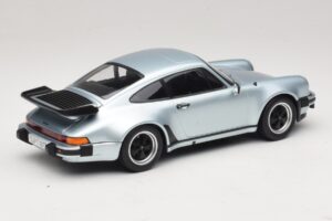 Porsche 911 930 Turbo 3.3 Zilver KK-Scale 1:18 KKDC181444 Metaal — afbeelding 2 van 6