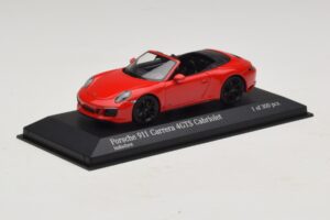 Porsche 911 991.1 Carrera 4 GTS Cabriolet Rood Minichamps 1:43 410067330 Metaal — afbeelding 2 van 5