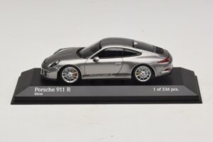 Porsche 911 991.1 R Zilver Minichamps 1:43 410066224 Metaal