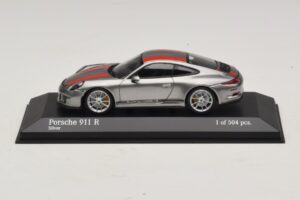 Porsche 911 991.1 R Zilver Met Oranje Strepen Minichamps 1:43 410066222 Metaal