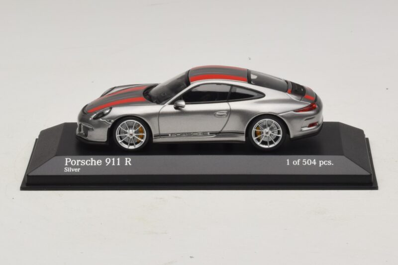 Porsche 911 991.1 R Zilver Met Oranje Strepen Minichamps 1:43 410066222 Metaal