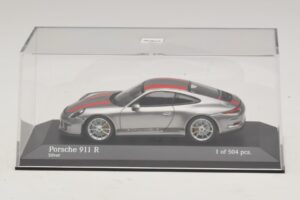 Porsche 911 991.1 R Zilver Met Oranje Strepen Minichamps 1:43 410066222 Metaal — afbeelding 4 van 5