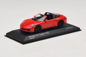 Porsche 911 991.1 Targa 4 GTS Rood Minichamps 1:43 410067340 Metaal — afbeelding 2 van 5