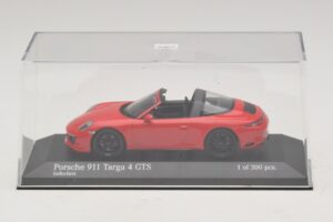 Porsche 911 991.1 Targa 4 GTS Rood Minichamps 1:43 410067340 Metaal — afbeelding 4 van 5
