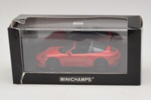 Porsche 911 991.1 Targa 4 GTS Rood Minichamps 1:43 410067340 Metaal — afbeelding 5 van 5
