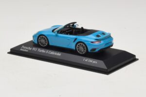 Porsche 911 991.1 Turbo S Cabriolet Blauw Minichamps 1:43 410067182 Metaal — afbeelding 3 van 5