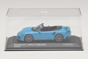Porsche 911 991.1 Turbo S Cabriolet Blauw Minichamps 1:43 410067182 Metaal — afbeelding 4 van 5