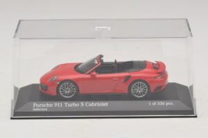 Porsche 911 991.1 Turbo S Cabriolet Rood Minichamps 1:43 410067180 Metaal — afbeelding 4 van 5