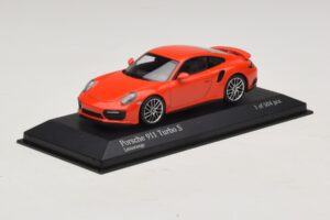 Porsche 911 991.1 Turbo S Oranje Minichamps 1:43 410067171 Metaal — afbeelding 2 van 5
