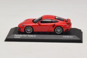 Porsche 911 991.1 Turbo S Rood Minichamps 1:43 410067170 Metaal