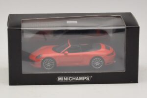 Porsche 911 991.2 Carrera 4 Cabriolet Oranje Minichamps 1:43 410067231 Metaal — afbeelding 5 van 5