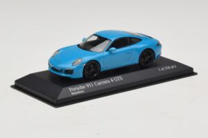 Porsche 911 991.2 Carrera 4 GTS Miami Blue Minichamps 1:43 410067322 Metaal — afbeelding 2 van 5