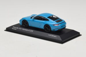 Porsche 911 991.2 Carrera 4 GTS Miami Blue Minichamps 1:43 410067322 Metaal — afbeelding 3 van 5