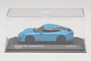 Porsche 911 991.2 Carrera 4 GTS Miami Blue Minichamps 1:43 410067322 Metaal — afbeelding 4 van 5