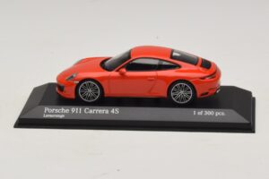 Porsche 911 991.2 Carrera 4S Oranje Minichamps 1:43 410067241 Metaal