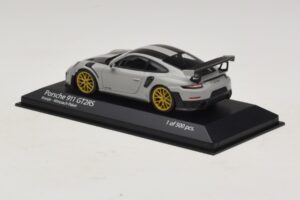 Porsche 911 991.2 GT2 RS Weissach Package Chalk Minichamps 1:43 410067220 Metaal — afbeelding 3 van 5