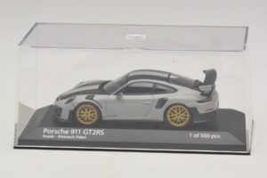 Porsche 911 991.2 GT2 RS Weissach Package Chalk Minichamps 1:43 410067220 Metaal — afbeelding 4 van 5