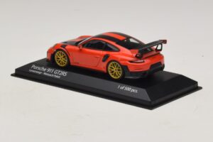 Porsche 911 991.2 GT2 RS Weissach Package Oranje Minichamps 1:43 410067224 Metaal — afbeelding 3 van 5