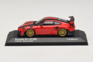 Porsche 911 991.2 GT2 RS Weissach Package Rood Minichamps 1:43 410067221 Metaal