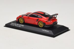Porsche 911 991.2 GT2 RS Weissach Package Rood Minichamps 1:43 410067221 Metaal — afbeelding 3 van 5