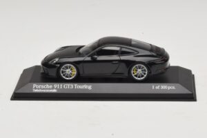 Porsche 911 991.2 GT3 Touring Zwart Metallic Minichamps 1:43 410067424 Metaal