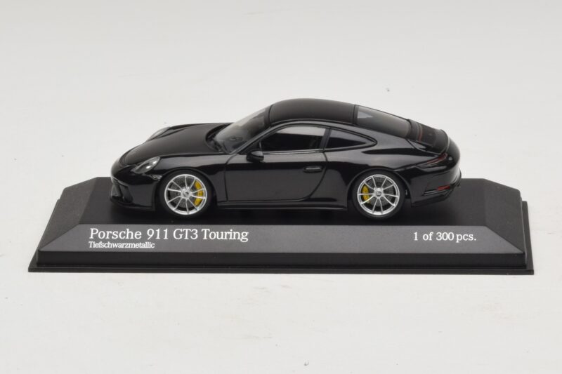 Porsche 911 991.2 GT3 Touring Zwart Metallic Minichamps 1:43 410067424 Metaal