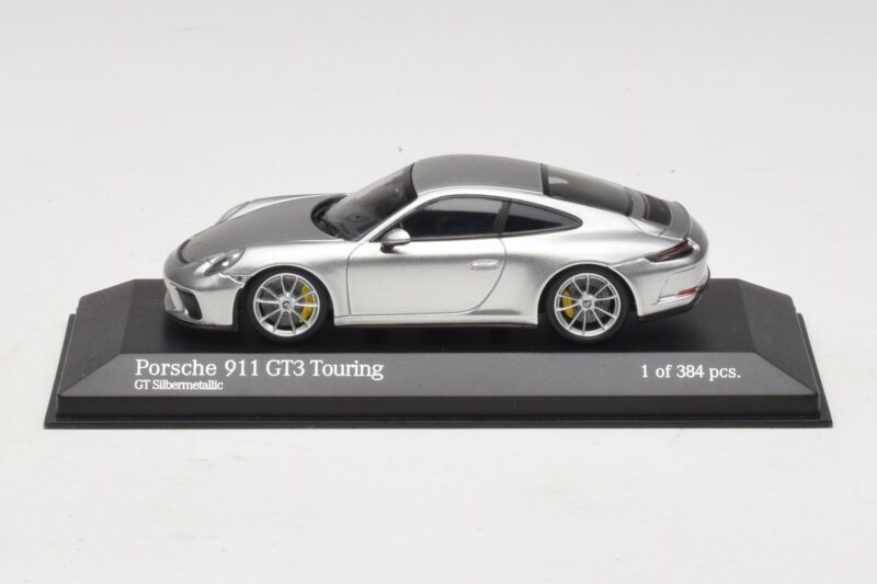 Porsche 911 991.2 GT3 Touring Zilver Minichamps 1:43 410067422 Metaal
