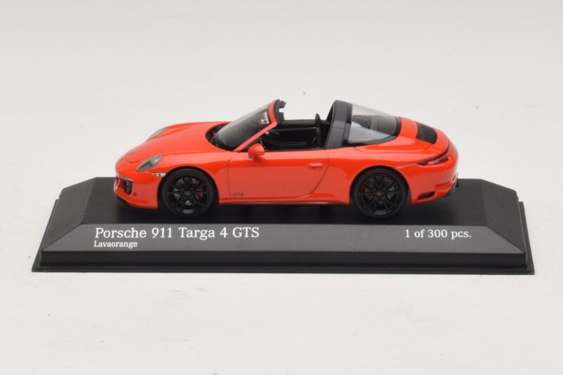 Porsche 911 991 Targa 4 GTS Oranje Minichamps 1:43 410067341 Metaal
