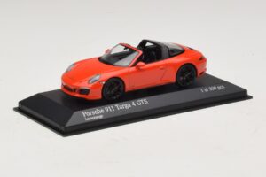 Porsche 911 991 Targa 4 GTS Oranje Minichamps 1:43 410067341 Metaal — afbeelding 2 van 5