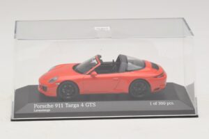 Porsche 911 991 Targa 4 GTS Oranje Minichamps 1:43 410067341 Metaal — afbeelding 4 van 5