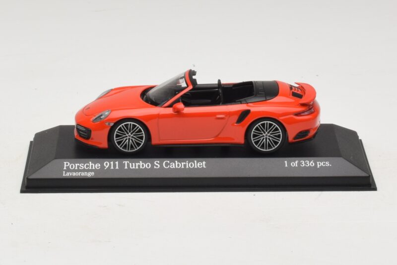 Porsche 911 991 Turbo S Cabriolet Oranje Minichamps 1:43 410067181 Metaal