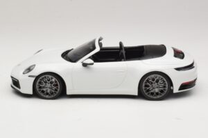 Porsche 911 992 Carrera 4S Cabriolet Wit Minichamps 1:18 155067330 Metaal — afbeelding 3 van 6