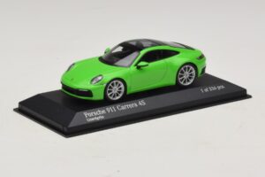 Porsche 911 992 Carrera 4S Groen Minichamps 1:43 410069322 Metaal — afbeelding 2 van 5