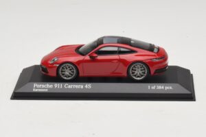 Porsche 911 992 Carrera 4S Rood Minichamps 1:43 410069321 Metaal