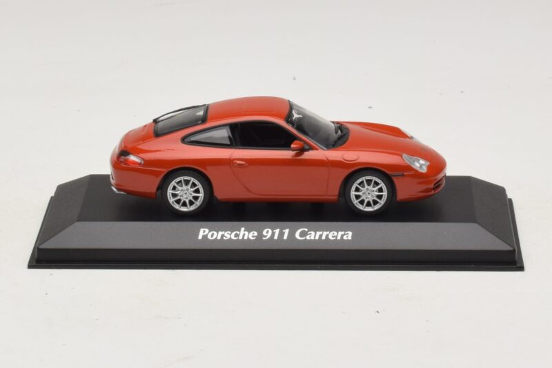 Porsche 911 996 Carrera Orange Metallic Maxichamps 1:43 940061021 Metaal