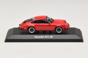 Porsche 911 SC Rood Maxichamps 1:43 940062021 Metaal