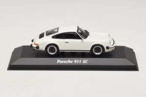 Porsche 911 SC Wit Maxichamps 1:43 940062020 Metaal