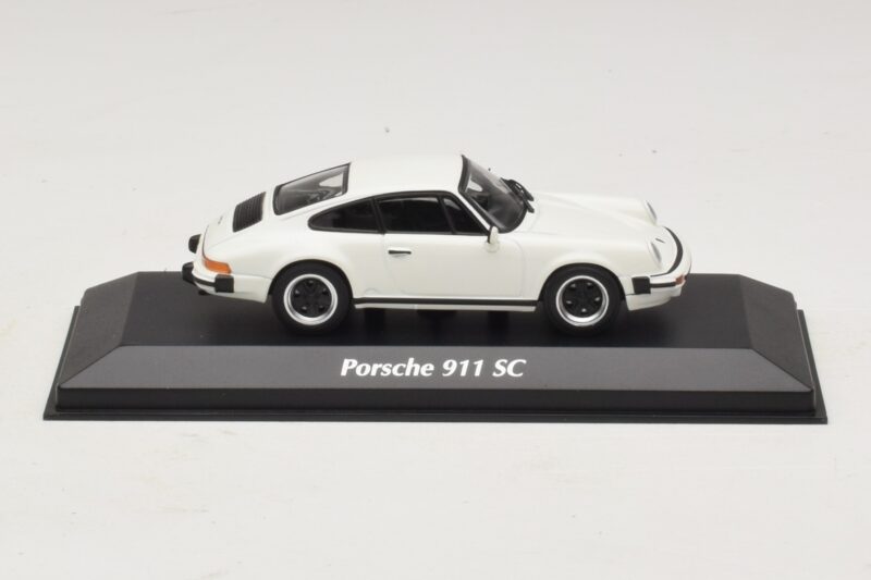 Porsche 911 SC Wit Maxichamps 1:43 940062020 Metaal
