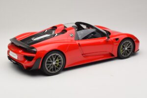Porsche 918 Spyder Weissach Package Guards Red AUTOart 1:12 12122 Metaal — afbeelding 3 van 8