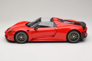 Porsche 918 Spyder Weissach Package Guards Red AUTOart 1:12 12122 Metaal — afbeelding 4 van 8