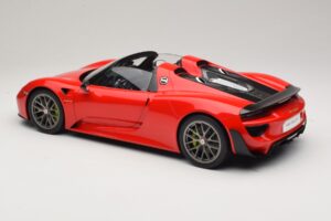 Porsche 918 Spyder Weissach Package Guards Red AUTOart 1:12 12122 Metaal — afbeelding 7 van 8