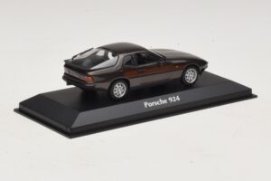 Porsche 924 Bruin Metallic Maxichamps 1:43 940062121 Metaal — afbeelding 2 van 5