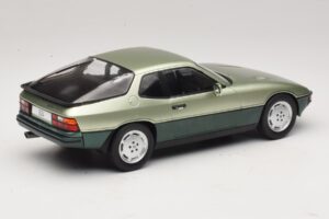 Porsche 924 Turbo Lichtgroen & Donkergroen MCG 1:18 MCG18660 Metaal — afbeelding 2 van 6