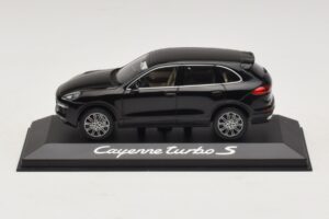 Porsche Cayenne 958 Turbo S Zwart Minichamps 1:43 WAP0200220E Metaal