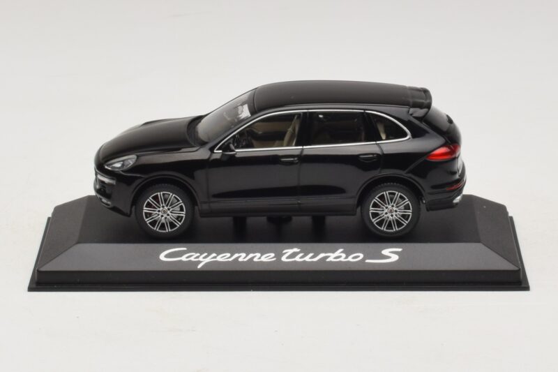 Porsche Cayenne 958 Turbo S Zwart Minichamps 1:43 WAP0200220E Metaal
