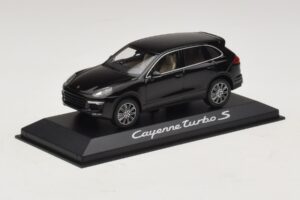 Porsche Cayenne 958 Turbo S Zwart Minichamps 1:43 WAP0200220E Metaal — afbeelding 2 van 5