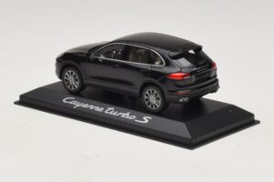Porsche Cayenne 958 Turbo S Zwart Minichamps 1:43 WAP0200220E Metaal — afbeelding 3 van 5