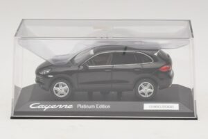 Porsche Cayenne 9PA Platina Editie Zwart Minichamps 1:43 WAP0200160E Metaal — afbeelding 4 van 5